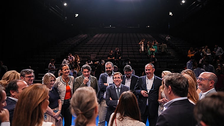 Almeida, reunido con sus concejales tras el balance