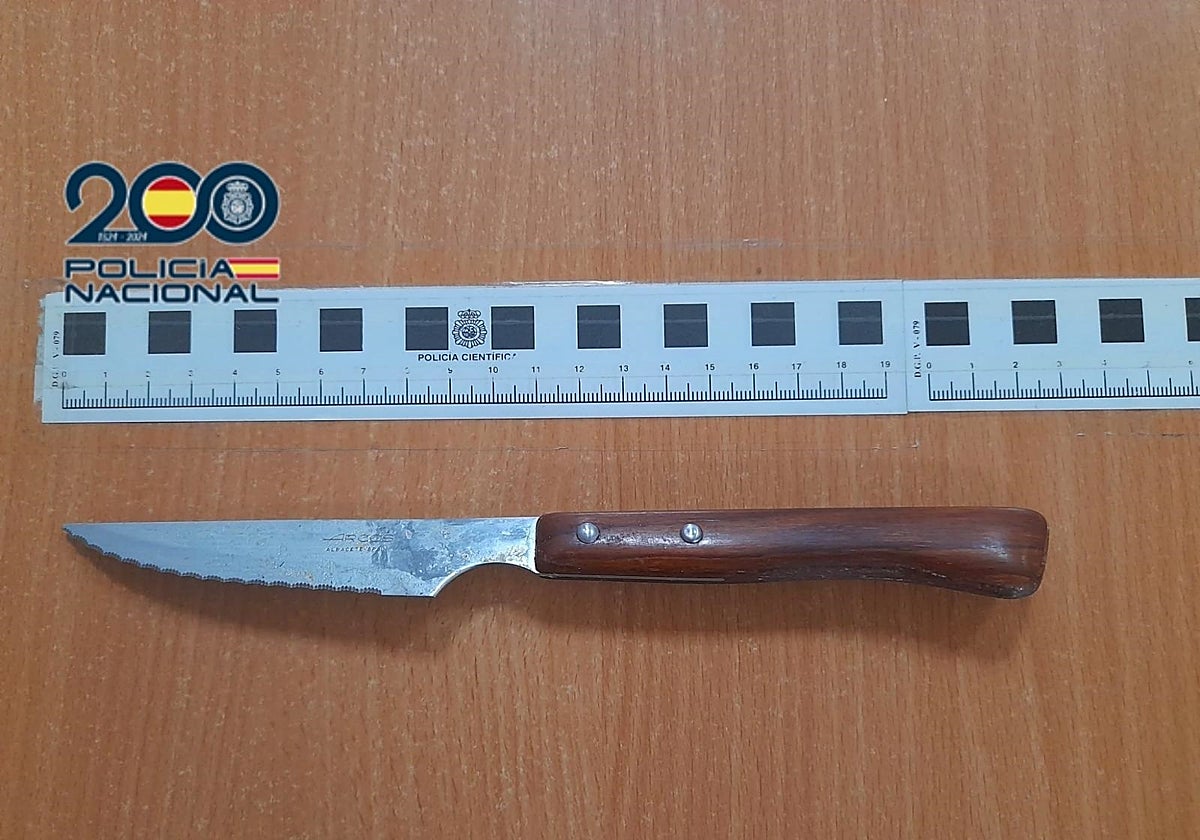 Cuchillo intervenido por la Policía en el lugar de la agresión