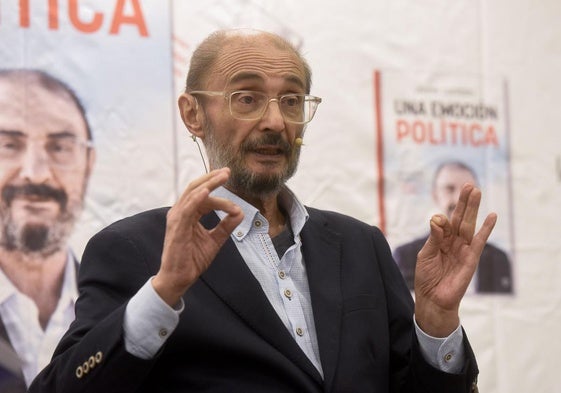 Javier Lambán, expresidente del Gobierno de Aragón: «Lo de Santos es la gota que colma el vaso; hay que ir a elecciones ya»