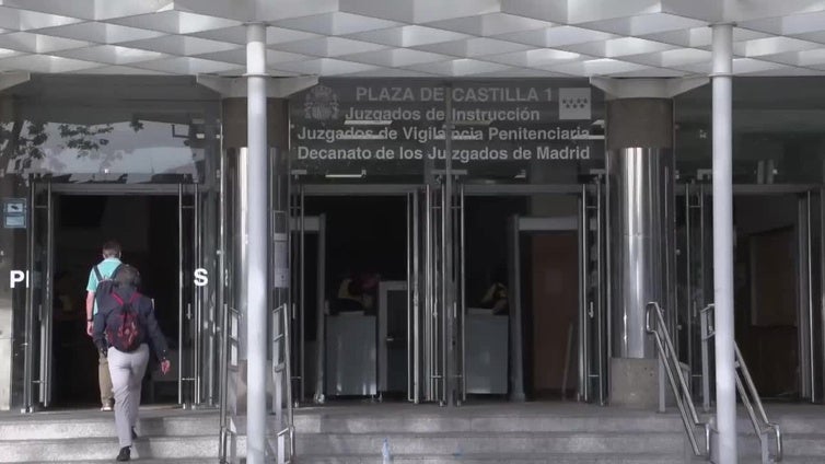 La jueza que investiga al novio de Ayuso interroga a la mujer de un directivo de Quirón