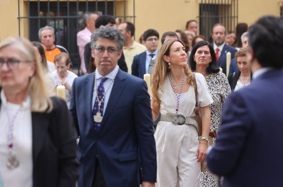 La procesión del Santísimo desde San Nicolás por las calles de Córdoba, en imágenes