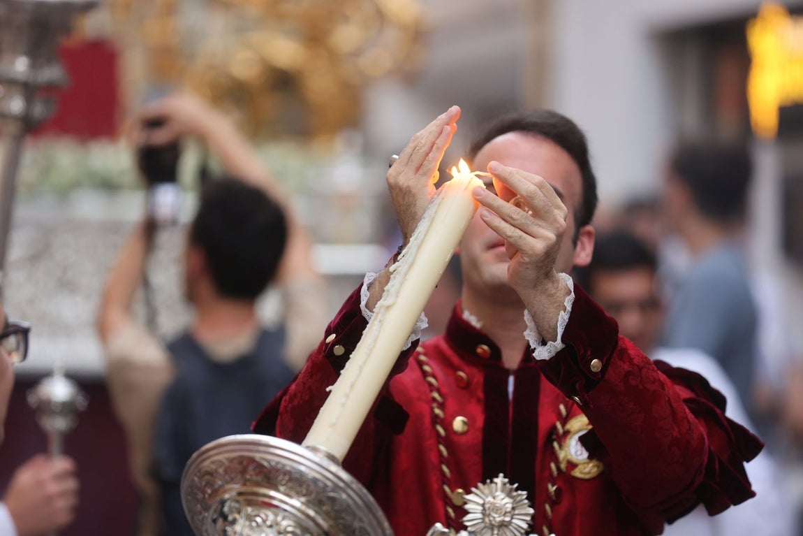 La procesión del Santísimo desde San Nicolás por las calles de Córdoba, en imágenes