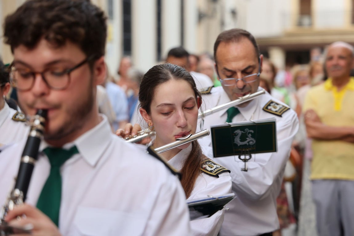 La procesión del Santísimo desde San Nicolás por las calles de Córdoba, en imágenes