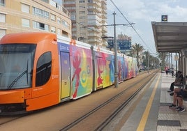 Servicios especiales del TRAM de Alicante por Hogueras: horarios y frecuencia de paso