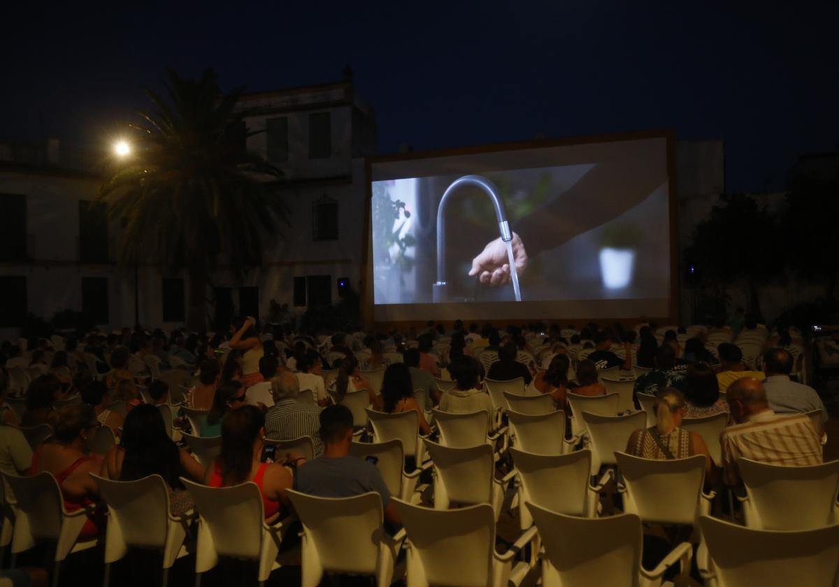 Proyección de una película el pasado verano en el Coliseo San Andrés