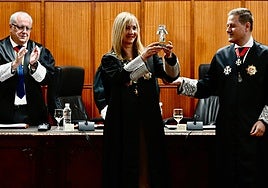 La presidenta del Supremo defiende una Justicia independiente «frente a los excesos de los poderes del Estado»