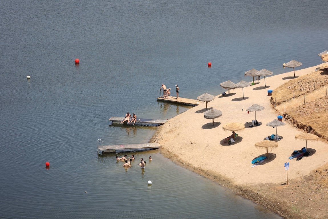 La playa de la Breña en Almodóvar, en imágenes