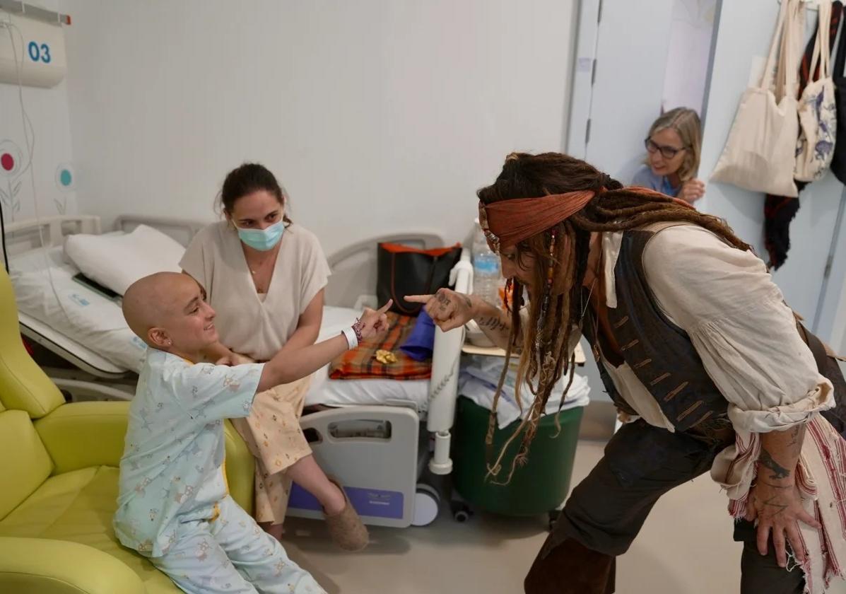 El actor Johnny Depp, en el hospital Niño Jesús