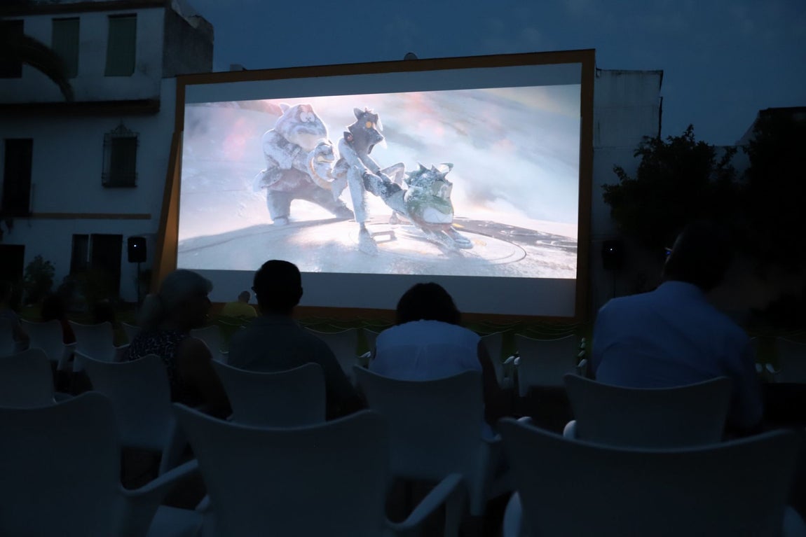 El inicio de la temporada de cines de verano en Córdoba, en imágenes