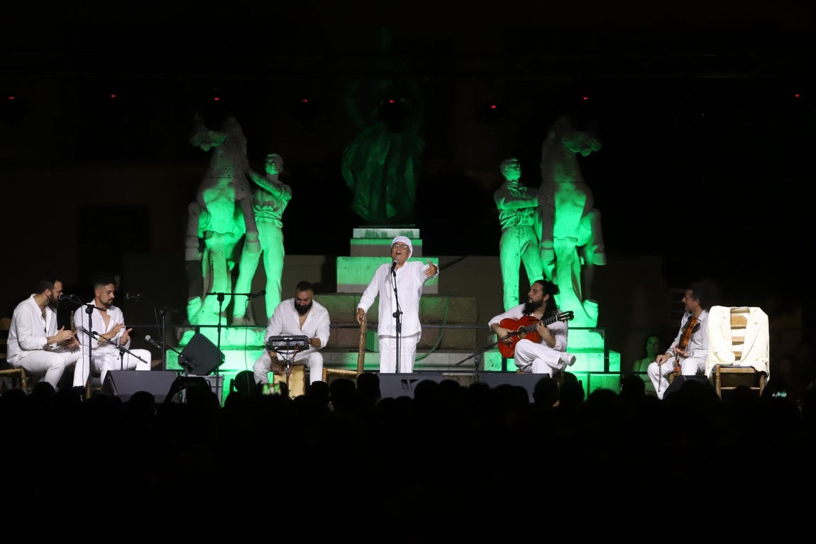 El Pele y Chico Pérez deslumbran con su talento en la Noche Blanca del Flamenco en Córdoba, en imágenes