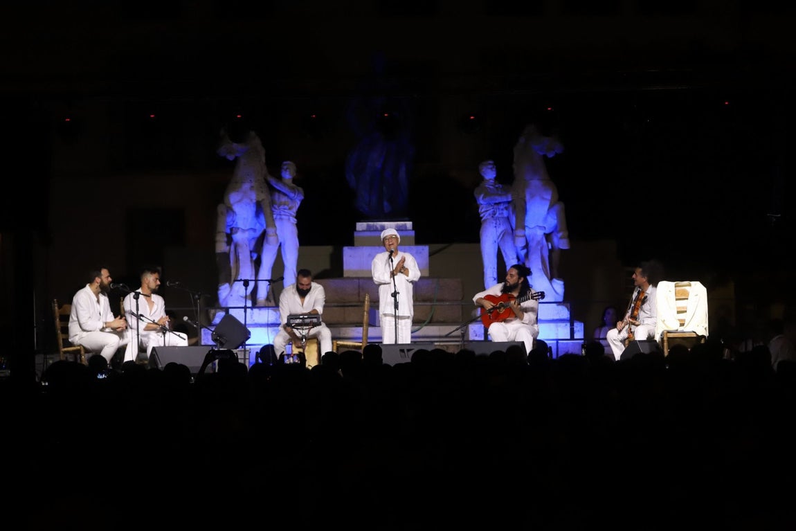 El Pele y Chico Pérez deslumbran con su talento en la Noche Blanca del Flamenco en Córdoba, en imágenes