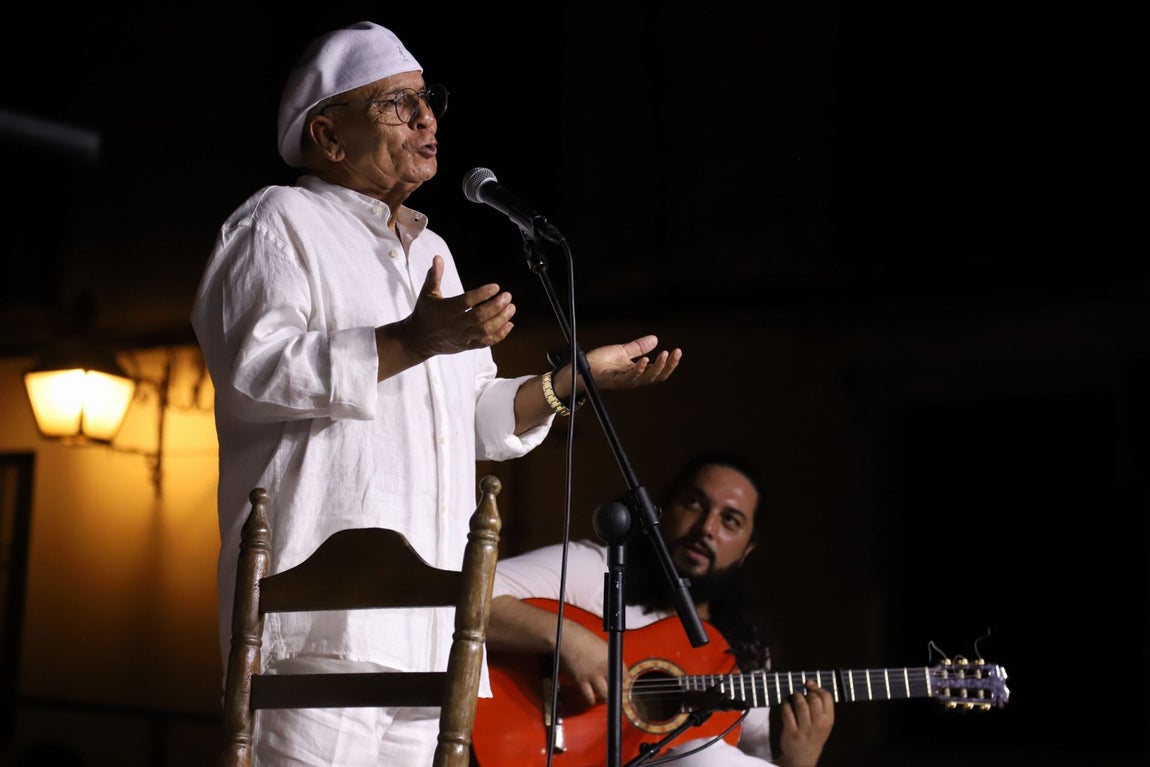 El Pele y Chico Pérez deslumbran con su talento en la Noche Blanca del Flamenco en Córdoba, en imágenes