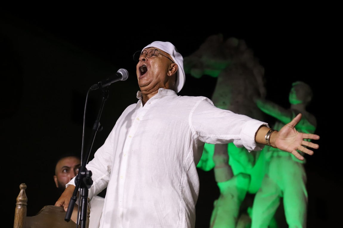 El Pele y Chico Pérez deslumbran con su talento en la Noche Blanca del Flamenco en Córdoba, en imágenes