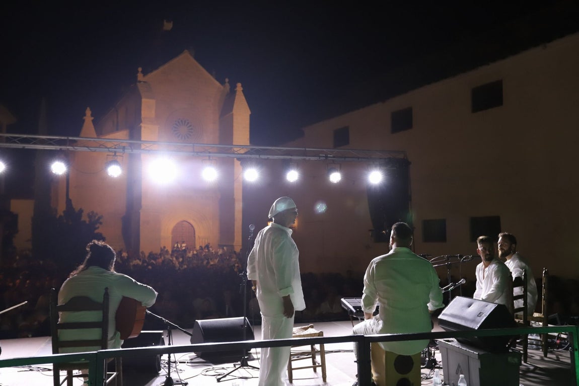 El Pele y Chico Pérez deslumbran con su talento en la Noche Blanca del Flamenco en Córdoba, en imágenes