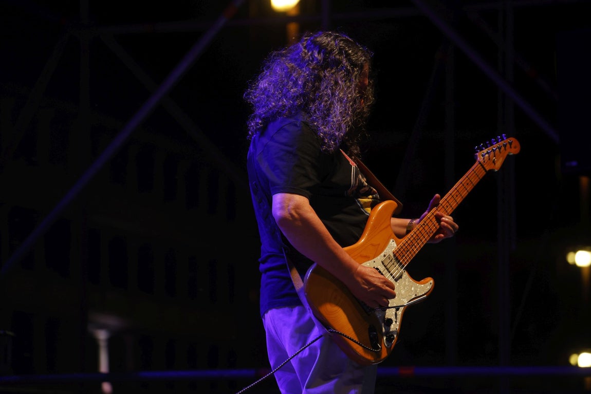 Raimundo Amador y Califato ¾ brillan en la Noche Blanca del Flamenco en Córdoba