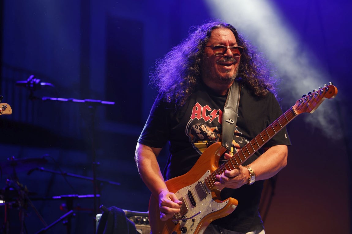 Raimundo Amador y Califato ¾ brillan en la Noche Blanca del Flamenco en Córdoba