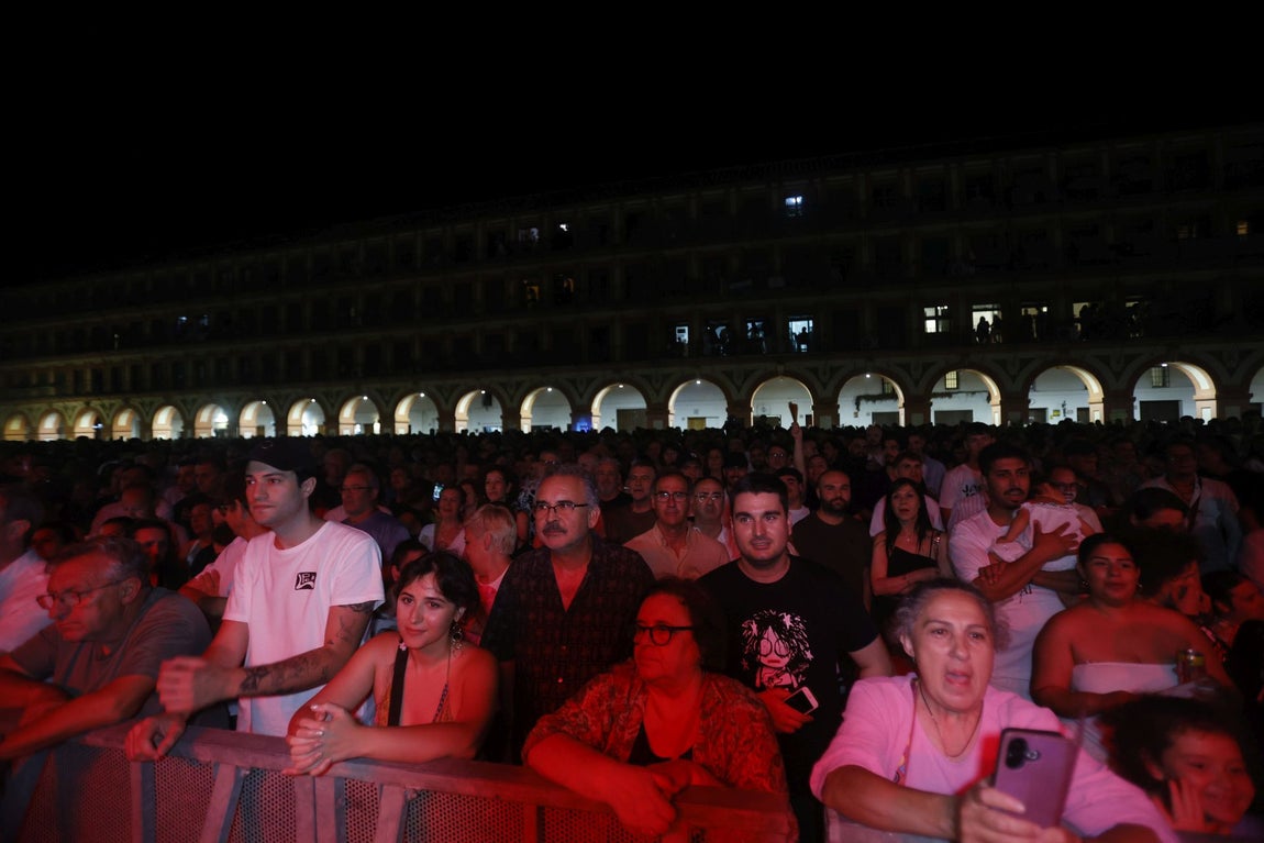 Raimundo Amador y Califato ¾ brillan en la Noche Blanca del Flamenco en Córdoba