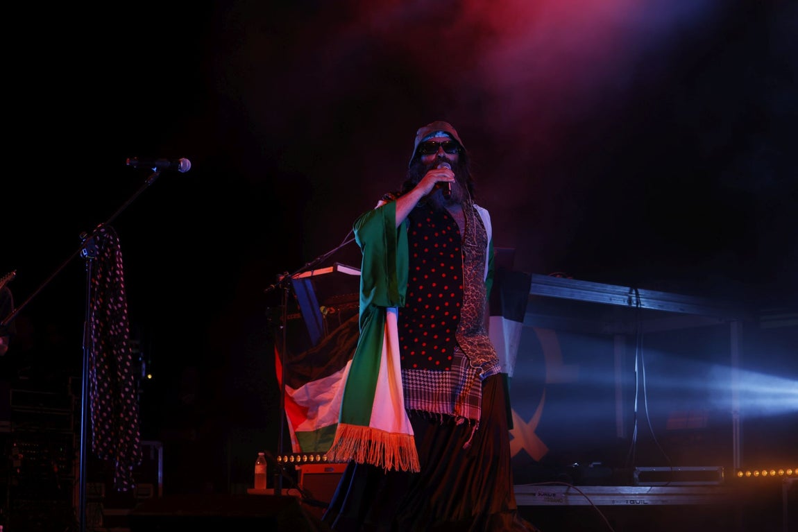 Raimundo Amador y Califato ¾ brillan en la Noche Blanca del Flamenco en Córdoba