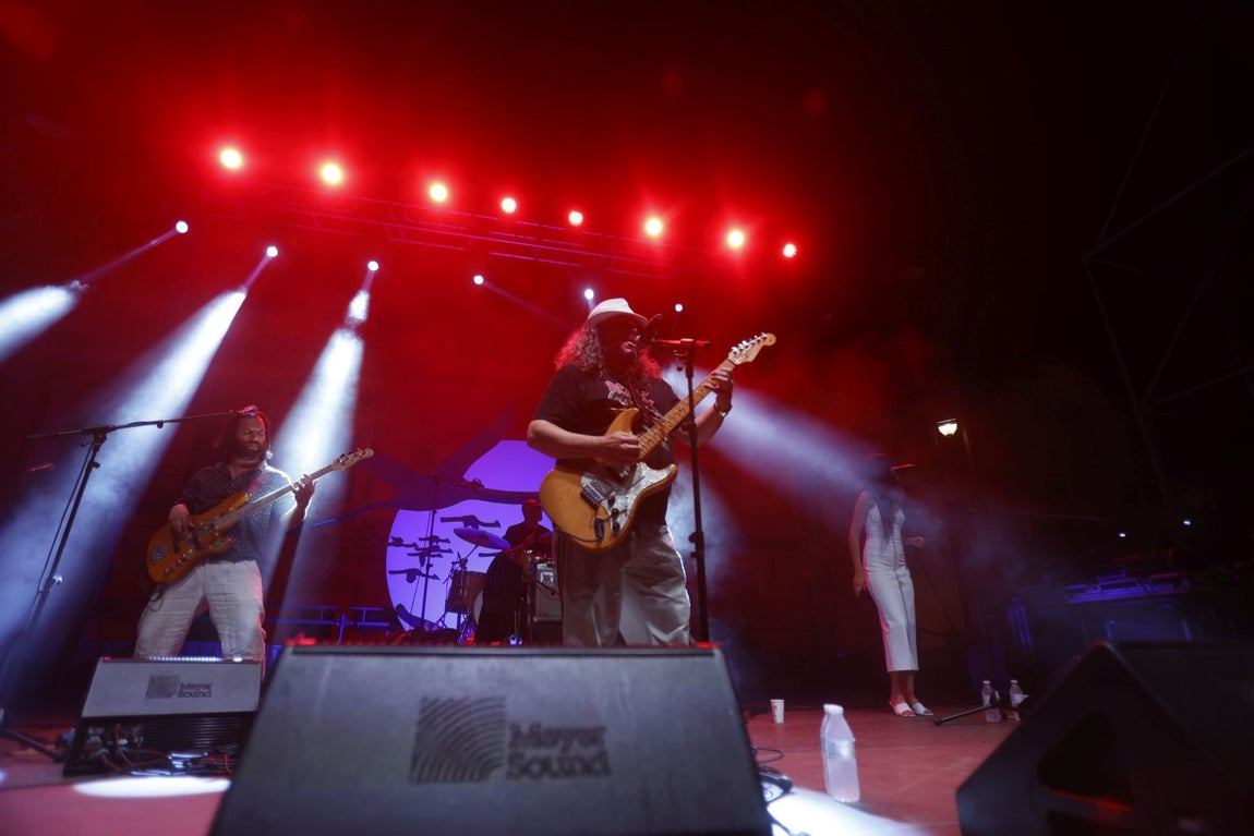 Raimundo Amador y Califato ¾ brillan en la Noche Blanca del Flamenco en Córdoba