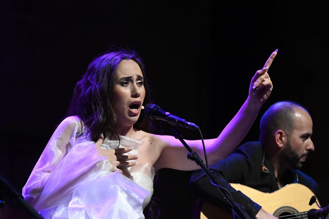 La pureza de Aurora Vargas y la fuerza de Rocío Luna y Rafa del Calli en La Noche Blanca del Flamenco de Córdoba, en imágenes
