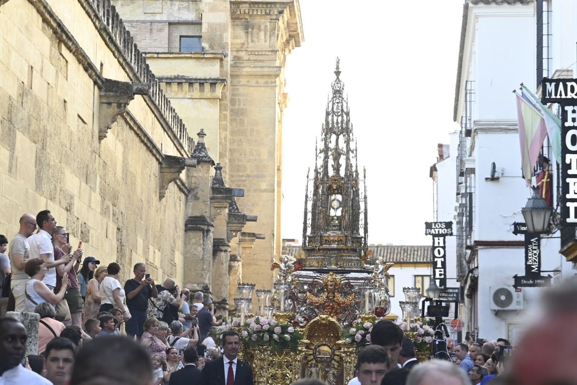 La solemne procesión del Corpus Christi de Córdoba, en imágenes
