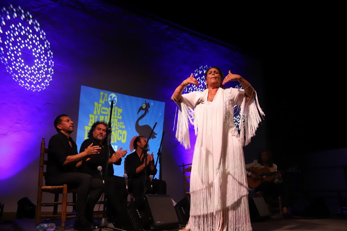 La pureza de Aurora Vargas y la fuerza de Rocío Luna y Rafa del Calli en La Noche Blanca del Flamenco de Córdoba, en imágenes