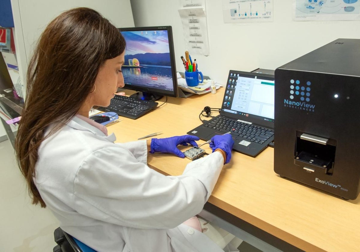 Parapléjicos ha incorporado recientemente un equipo de alta tecnología diseñado para el análisis detallado de vesículas extracelulares (VEs) en fluidos biológicos