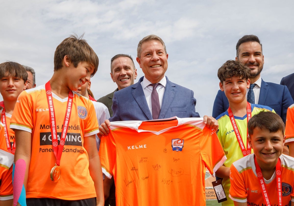 Emiliano García-Page sonriente en la inaguración del nuevo centro de Formación Profesional 'Ébora'
