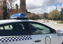 Rescatan a un niño de dos años que se quedó atrapado en un coche y sin aire en un pueblo de Granada
