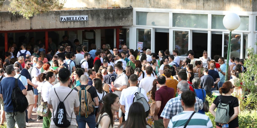 CSIF denuncia que los opositores a docentes hicieron los exámenes a 40 grados en Toledo:  No podían ni respirar 