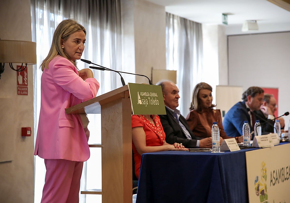 La delegada del gobierno de Castilla-La Mancha, Milagros Tolón en la inaguracón de la Asamblea General de ASAJA