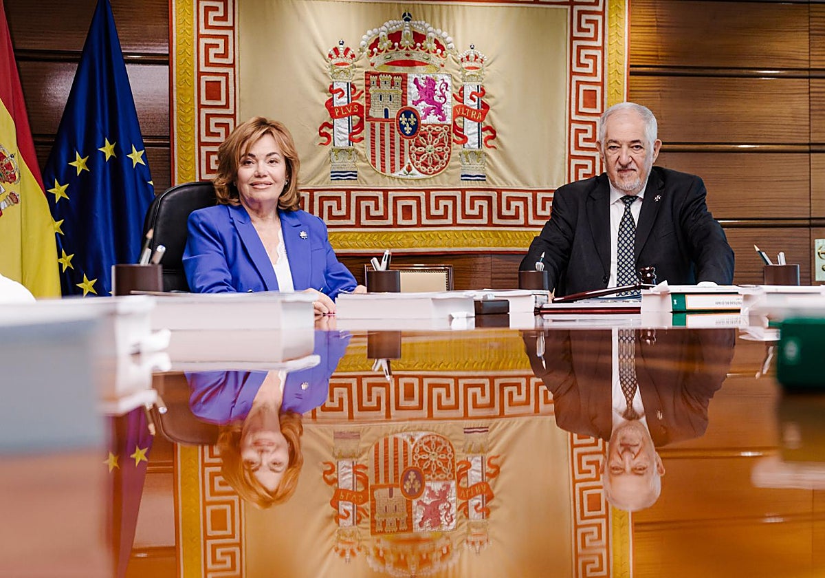 El presidente del TC, Cándido Conde-Pumpido, y la vicepresidenta, Inmaculada Montalbán