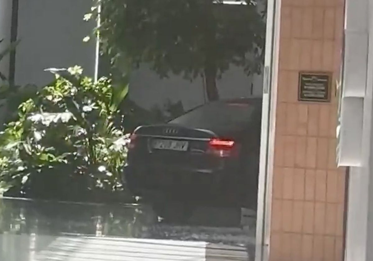 A la caza de los aluniceros del centro comercial Parquesur de Leganés, tras hallar el coche de la banda carbonizado