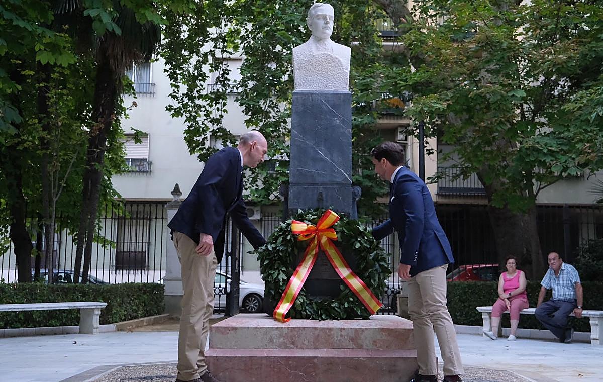 Cabra vuelve a rendir honores al escritor Juan Valera con una ofrenda y el premio que lleva su nombre