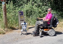 El peculiar acompañante del Camino: «Con los robots evitas problemas porque no juzgan, simplemente actúan»