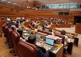 Apoyo de las Cortes a Guardia Civil y jueces entre reproches de los grupos sobre corrupción