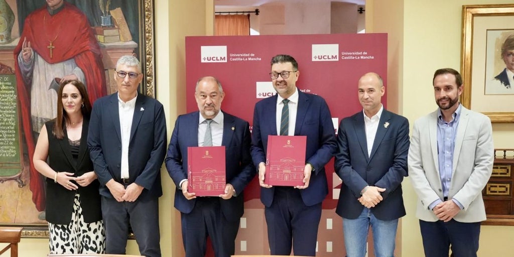 El Gobierno regional y la UCLM rubrican un convenio para el reconocimiento de créditos de títulos universitarios y de técnico superior