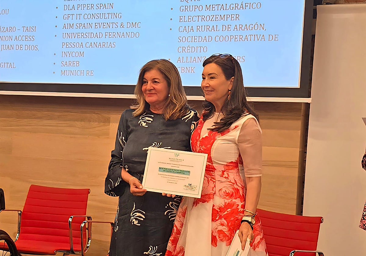 La director general de CMM, Carmen Amores, recogió la distinción