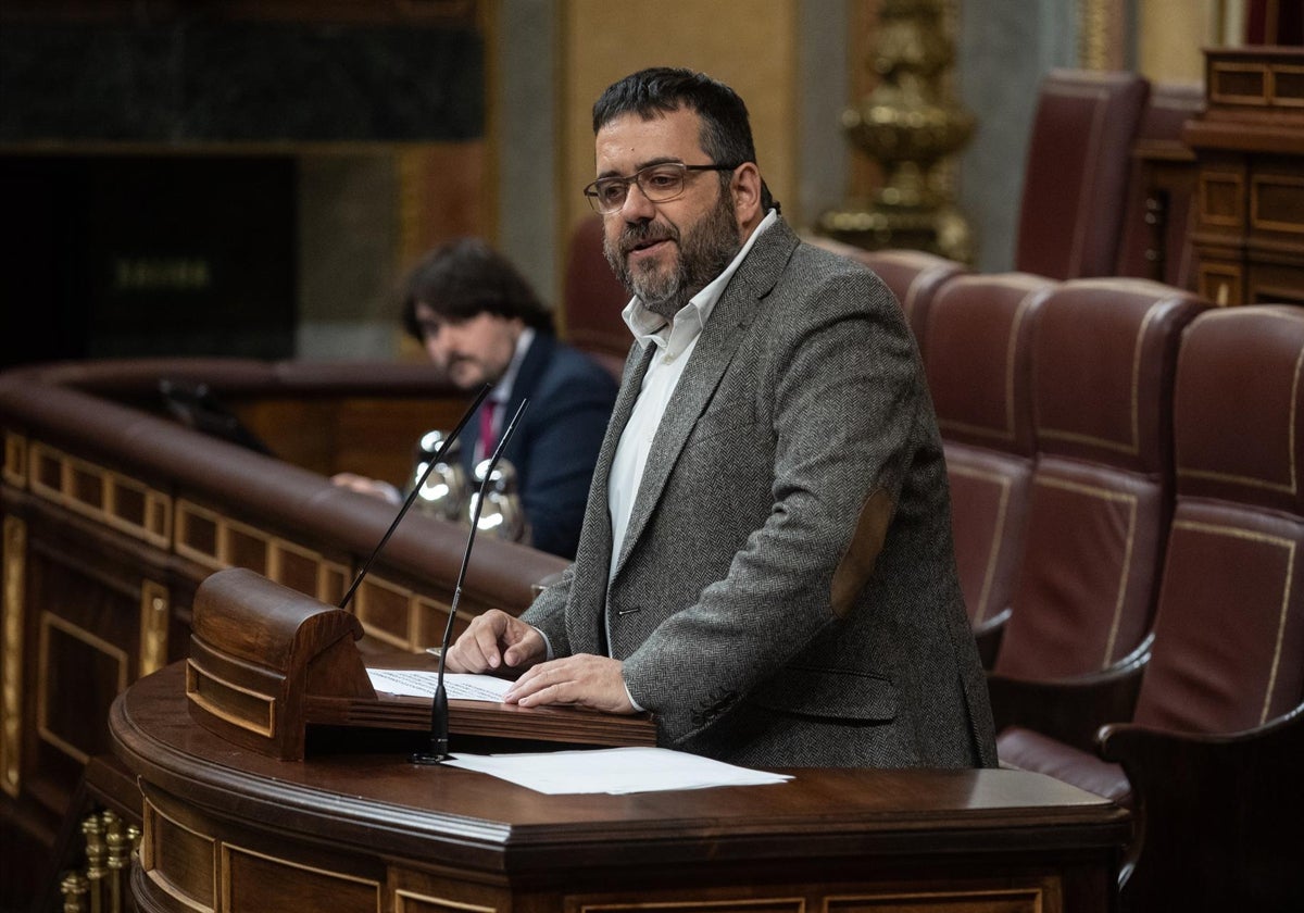 El diputado de Sumar Vicenç Vidal durante una sesión plenaria en el Congreso de los Diputados.