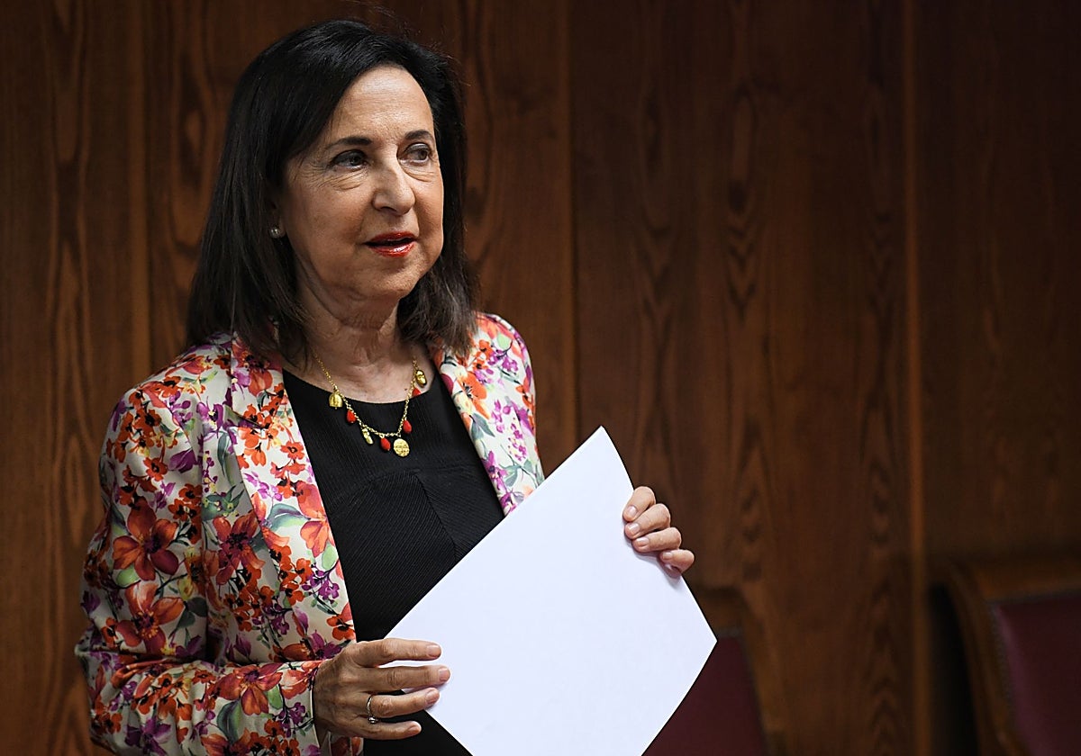 La ministra de Defensa, Margarita Robles, en el Senado