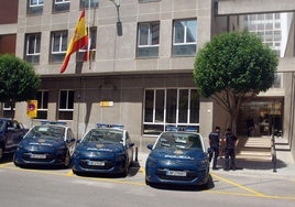 Dos jóvenes detenidos por agredir con violencia a mujeres para robarles el bolso en Gandía