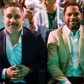 El líder de Vox, Santiago Abascal, y su secretario general, Ignacio Garriga