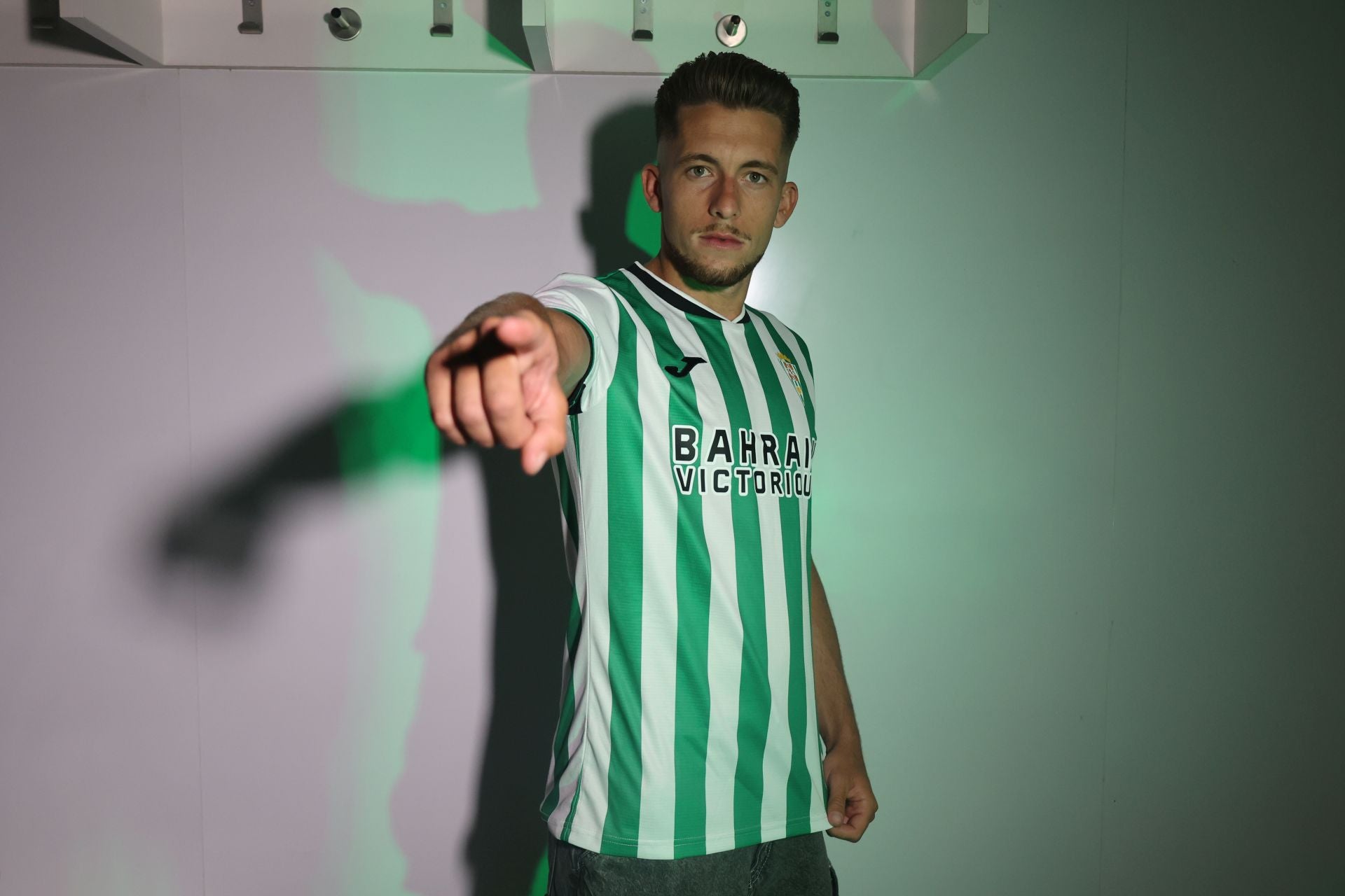 La nueva camiseta oficial del Córdoba CF para la temporada 2025-2026, en imágenes