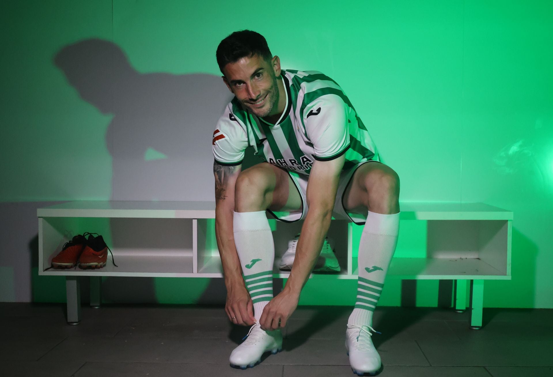 La nueva camiseta oficial del Córdoba CF para la temporada 2025-2026, en imágenes