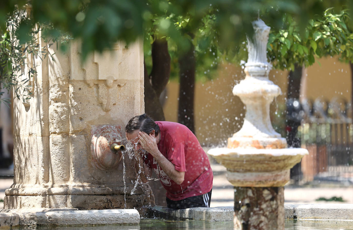 Las imágenes de un tórrido domingo en Córdoba a más de 43 grados