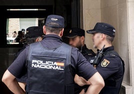Detenido un hombre de 40 años por grabar y agredir sexualmente a menores en su local de Villaverde en Madrid