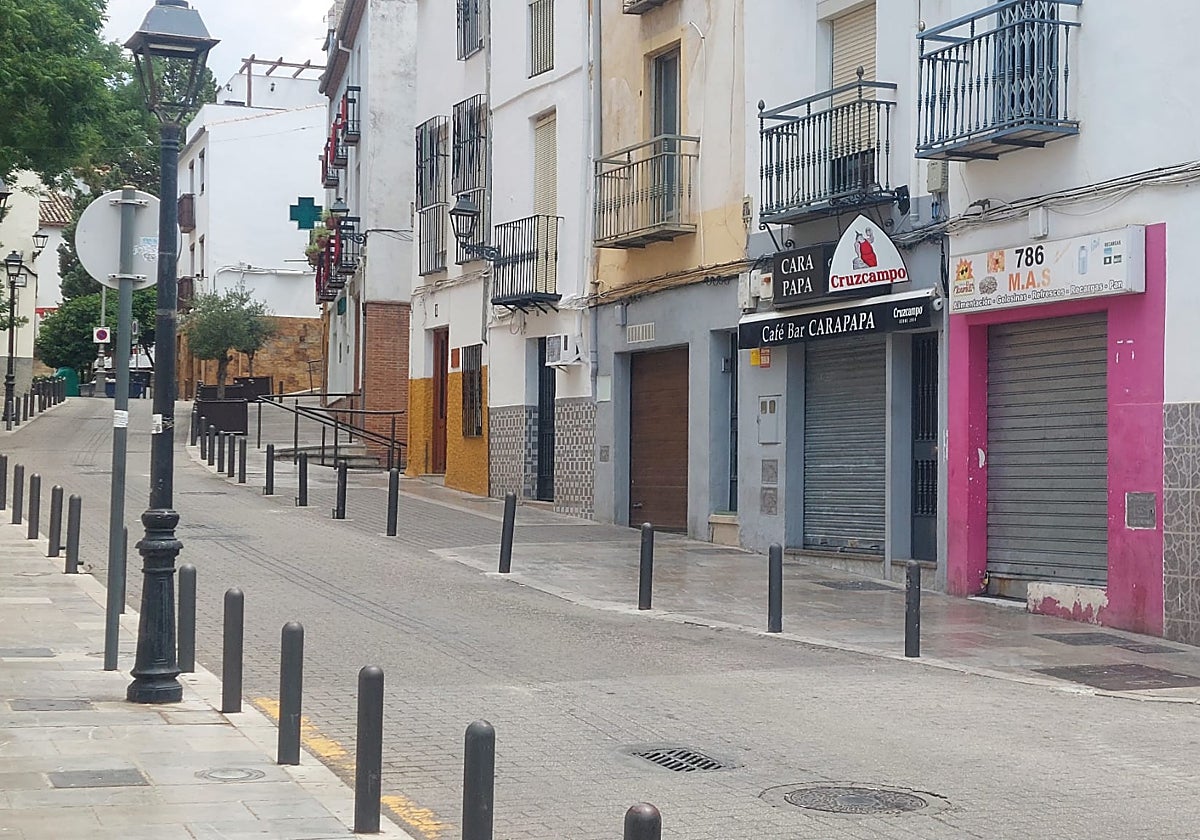 En magenta, la fachada del local de la agresión