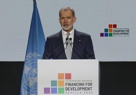 El Rey invita a los mandatarios reunidos en Sevilla a concretar «una hoja de ruta» tangible ante la «evidente falta de financiación» de la cooperación al desarrollo