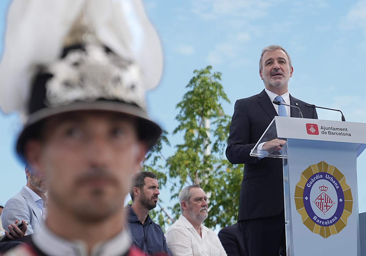 El alcalde de Barcelona, Jaume Collboni, en el acto de bienvenida a los nuevos agentes de la Guardia Urbana