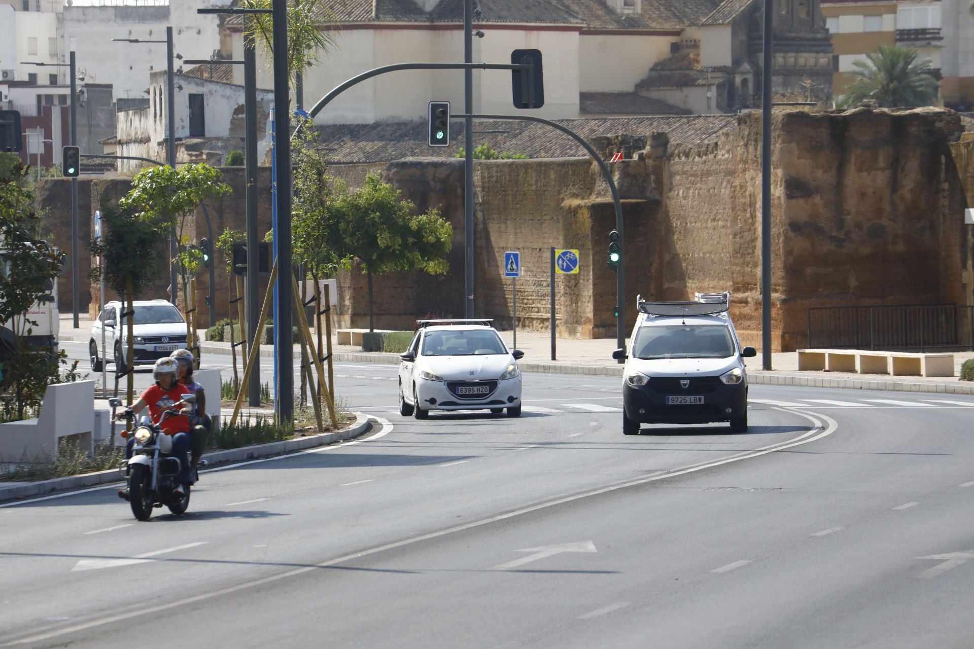 Así ha quedado la nueva Ronda de Marrubial tras las obras, en imágenes